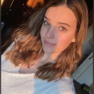 Meet your Posher, Isabel